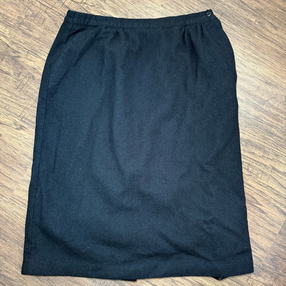 Vintage Black Wool Pencil‎ Skirt | USA Made | Pockets | 23” Length